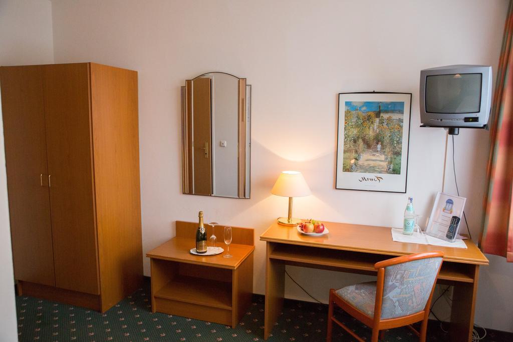 Hotel Cosima Vaterstetten Værelse billede